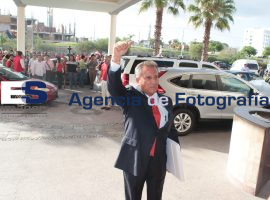 Enrique Agüera listo para debate - ES imagen agencia de fotografía