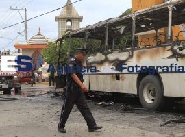 Incendio  camión Cuautlancingo - ES imagen agencia de fotografía