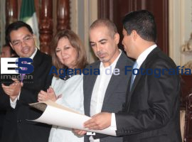 Entrega de cédula real a Javier Marín - ES imagen agencia de fotografía