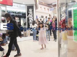 Compras en Centros Comerciales - ES imagen agencia de fotografía