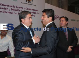 Firma del Convenio de Apoyo y Colaboración para la colocación y  - ES imagen agencia de fotografía