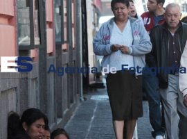 Pobreza ambulante en calles Poblanas - ES imagen agencia de fotografía
