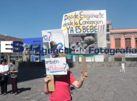 Manifestantes contra aborto - ES imagen agencia de fotografía