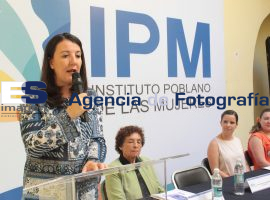 Entrega de reconocimiento  del Taller de replicadora con perspectiva de género - ES imagen agencia de fotografía