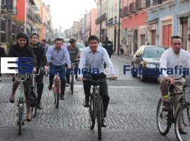 Convenio entre Ayuntamiento de Puebla y el Instituto de Política - ES imagen agencia de fotografía