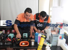 Demostración de ensamble de alarmas  - ES imagen agencia de fotografía