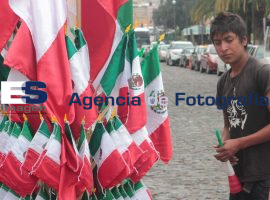 Adornos de mes patrio - ES imagen agencia de fotografía