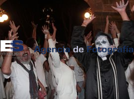 Compañías teatrales celebran fiestas de día de muertos - ES imagen agencia de fotografía