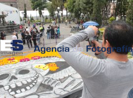 Catrina en plancha de zócalo - ES imagen agencia de fotografía