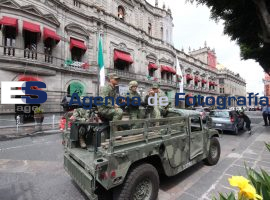 Exposición militar en Palacio Municipal - ES imagen agencia de fotografía