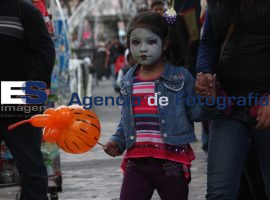 Disfraces con motivo del dia de muertos - ES imagen agencia de fotografía