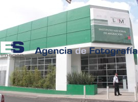 Integrantes en defensa a migrantes presentan queja en el Instituto Nacional de Migración - ES imagen agencia de fotografía