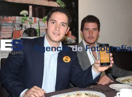 Ap en Puebla llamado "EASY TAXI" - ES imagen agencia de fotografía