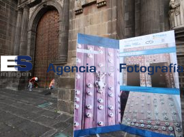 Supervisión de trabajos de remodelación de las puertas de la Catedral - ES imagen agencia de fotografía