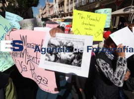 Defraudados de casas exigen al gobieno cumpla promesa de campaña - ES imagen agencia de fotografía