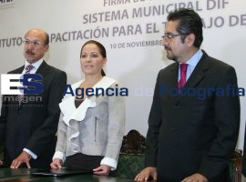 Firma de convenio DIF Municipal e ICATEP - ES imagen agencia de fotografía