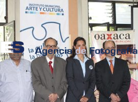 Presencia de Oaxaca en la ciudad de Puebla - ES imagen agencia de fotografía