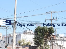 Robo de luz por parte de ciudadanía - ES imagen agencia de fotografía
