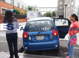 Alcantarillas de la ciudad en malas condiciones - ES imagen agencia de fotografía