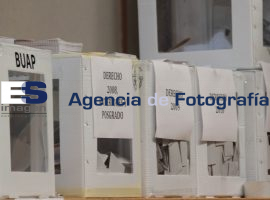 Conteo de la elección del directo de la Facultad de Derecho y Ciencias Sociales de la BUAP - ES imagen agencia de fotografía