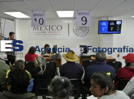 SEDESOL, operación de 60 y más  - ES imagen agencia de fotografía