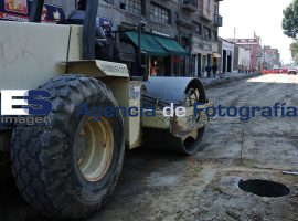 remueven asfalto en la once norte - ES imagen agencia de fotografía