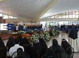 Misa de Monjas muertas en accidente  - ES imagen agencia de fotografía