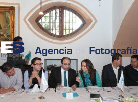 Se reunen diputados de Nueva Alianza con dirigentes - ES imagen agencia de fotografía