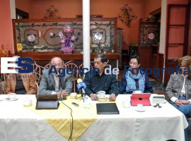 Vélez Pliego en rueda de prensa  - ES imagen agencia de fotografía