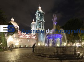 Centro Histórico de Puebla durante la noche 2014 - ES imagen agencia de fotografía