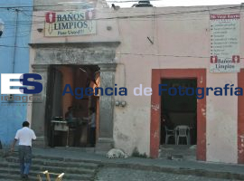 Baños publicos - ES imagen agencia de fotografía