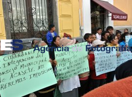 Habitantes de Acajete en Congreso - ES imagen agencia de fotografía