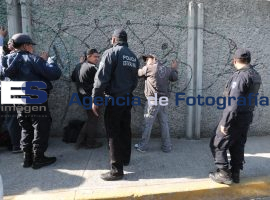 Deniene Policía Estatal a ladrones a usuarios de transporte público - ES imagen agencia de fotografía
