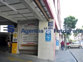 Estacionamientos, primer cuadro  - ES imagen agencia de fotografía