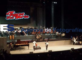 Se presentan los Tigres del Norte y la OSBUAP - ES imagen agencia de fotografía