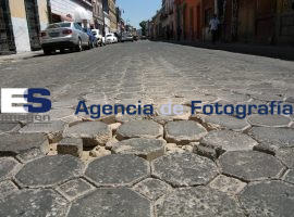 Adoquín sobrepuesto por SOAPAP  - ES imagen agencia de fotografía
