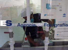 Expendios de agua  - ES imagen agencia de fotografía