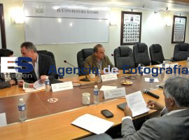 Comisión de PEMEX.  - ES imagen agencia de fotografía