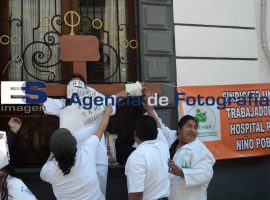 SUTHP; una crucifixión - ES imagen agencia de fotografía