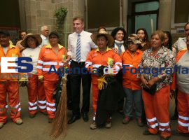 Gali anuncia aumento salarial  - ES imagen agencia de fotografía
