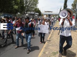 Marchan en contra del gasoducto - ES imagen agencia de fotografía