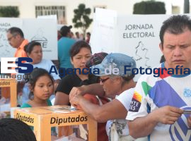 Realizan elección en San Baltazar Campeche - ES imagen agencia de fotografía
