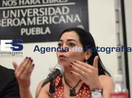 Calleja, telecomunicaciones, pasos para atrás.   - ES imagen agencia de fotografía
