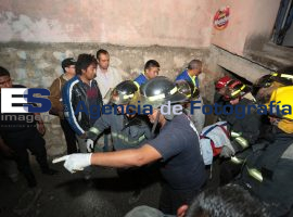 Alud en Huehuetlan entierra 5 autos, al menos 2 personas muertas - ES imagen agencia de fotografía