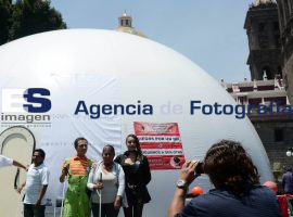 Ponte en sus ojos  - ES imagen agencia de fotografía
