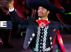 Pablo Montero en el palenque de la Feria de Puebla - ES imagen agencia de fotografía
