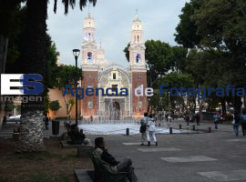 Paseo Bravo, opción de estacionamiento  - ES imagen agencia de fotografía