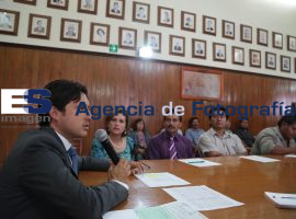 Entrega José Juan Espinosa participaciones a juntas auxiliares - ES imagen agencia de fotografía