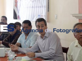 Chedraui con lideres de colonia  - ES imagen agencia de fotografía