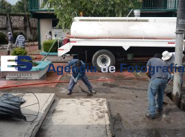 Se inunda primaria en la Margarita  - ES imagen agencia de fotografía